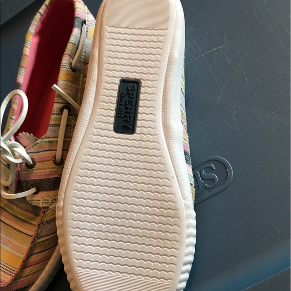 Sperrys - Picture 2 of 4