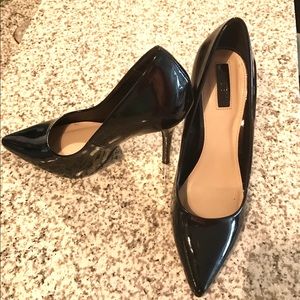 EEUC Black Patent Leather Pumps