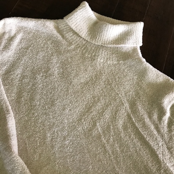 Sweater - Picture 2 of 3