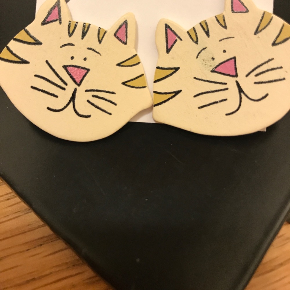 Hand painted cat earrings