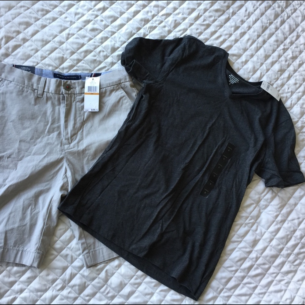 NWT! BR Fitted V-neck tee shirt.