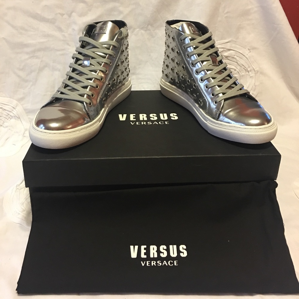 Authentic Versace Fashionable Gym Shoes