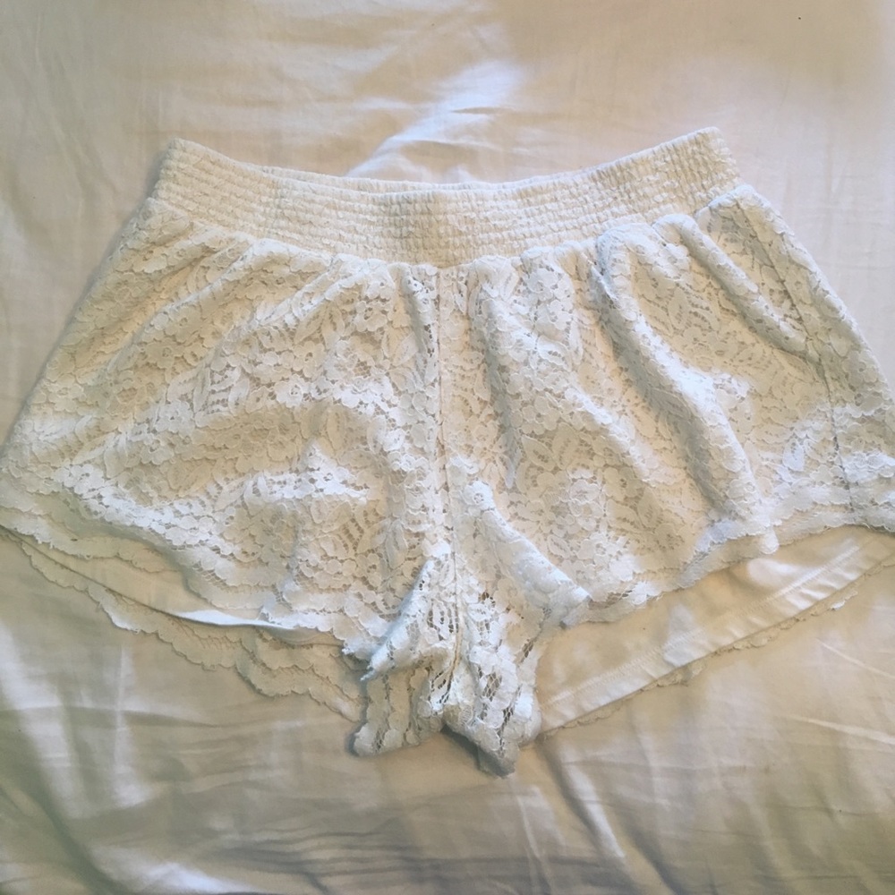 Hollister White shorts