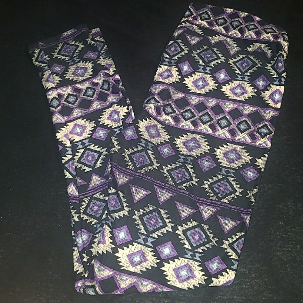 Tribal tc leggings fits size 12-20