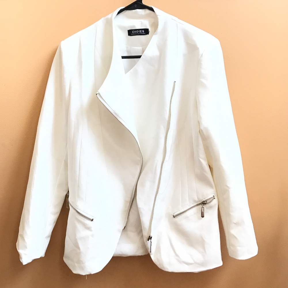 White Asymmetrical Blazer with Zipper Details