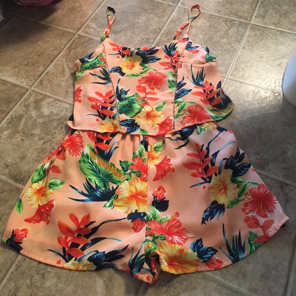 Shop Hope's Pants - Brand new boutique tropical romper