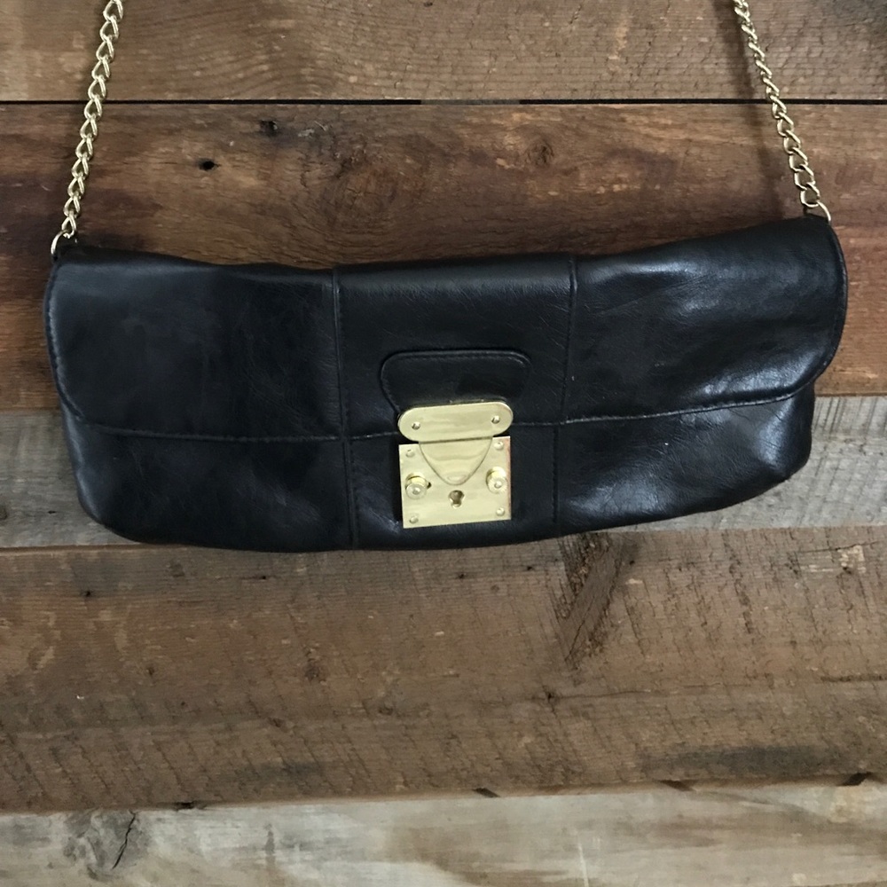 Black clutch