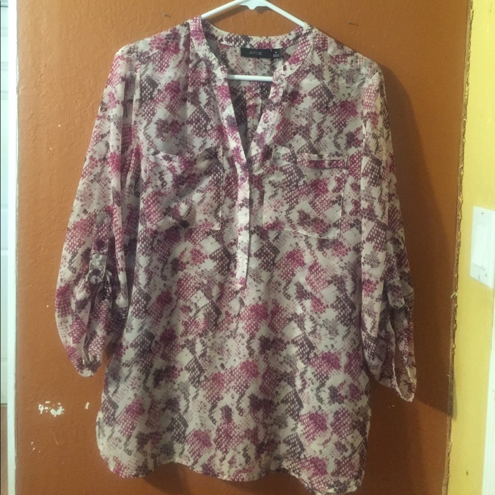 🌸 small short sleeve top