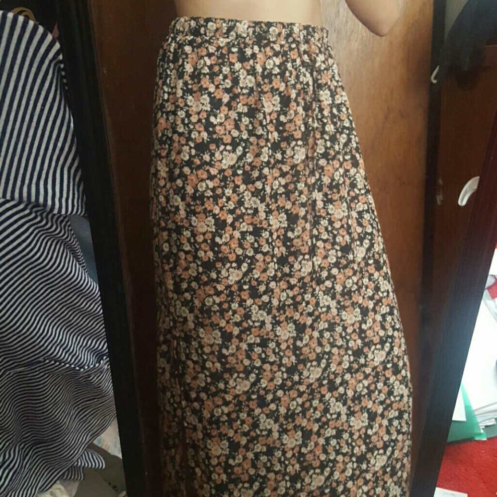 Floral maxi skirt - Picture 1 of 2