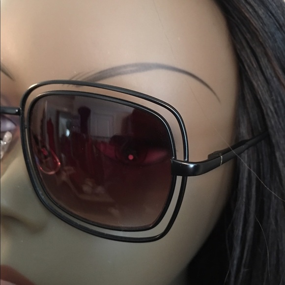 Frames of life! A treat in sunglasses 😎 - Picture 1 of 4