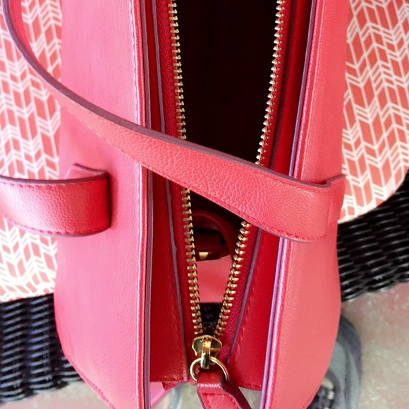 Crossboady purse! - Picture 2 of 3