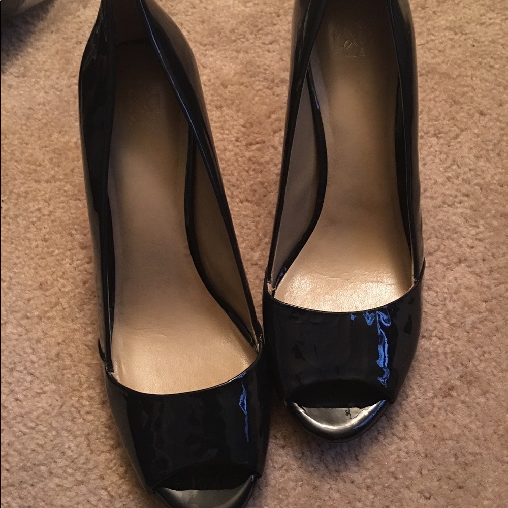 ANN TAYLOR" BLACK patent leather peep toes