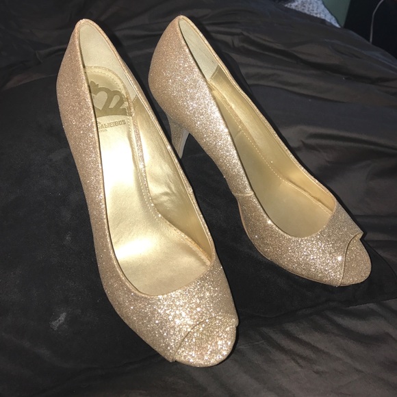 Gold Sparkly heels!! - Picture 1 of 5