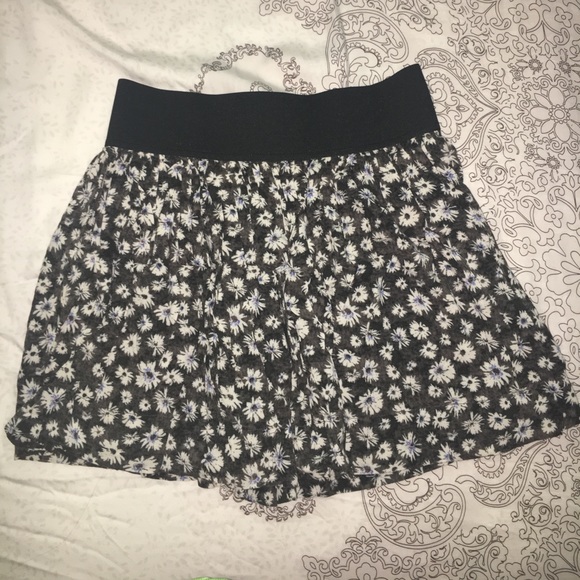 Floral skirt - Picture 3 of 3