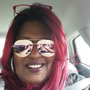 Meet your Posher, Denise