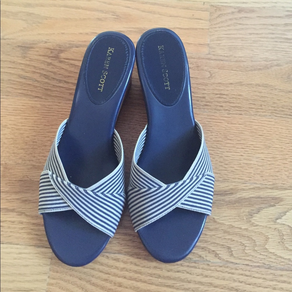 Karen Scott slip on