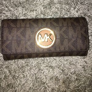 Michael kors wallet