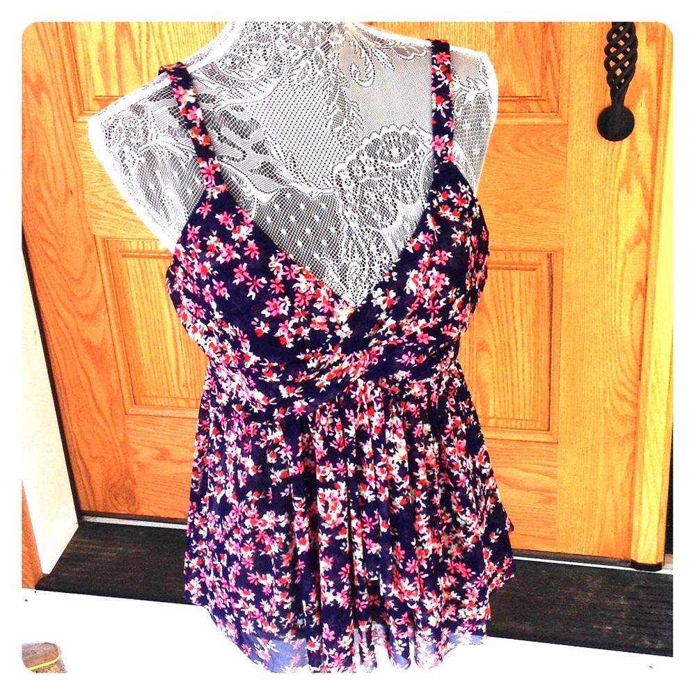 🌸EXPRESS BABYDOLL STYLE TOP🌸