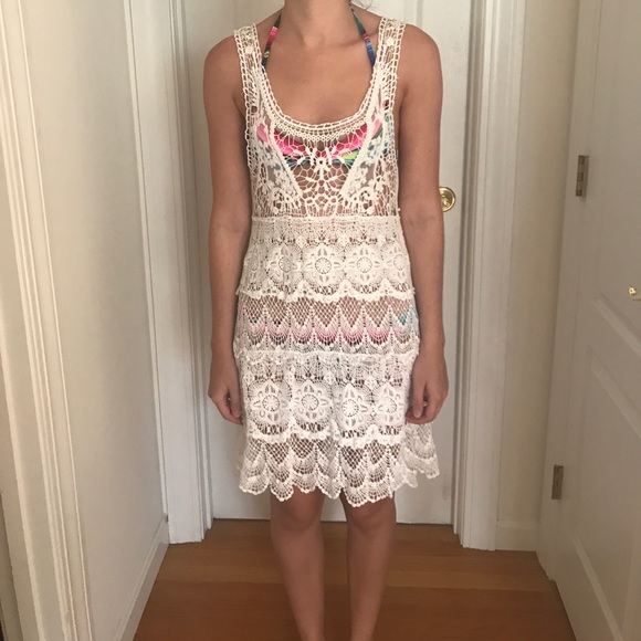 Beautiful Crocheted Beach Cover Up 🌴🌊 - Picture 1 of 2