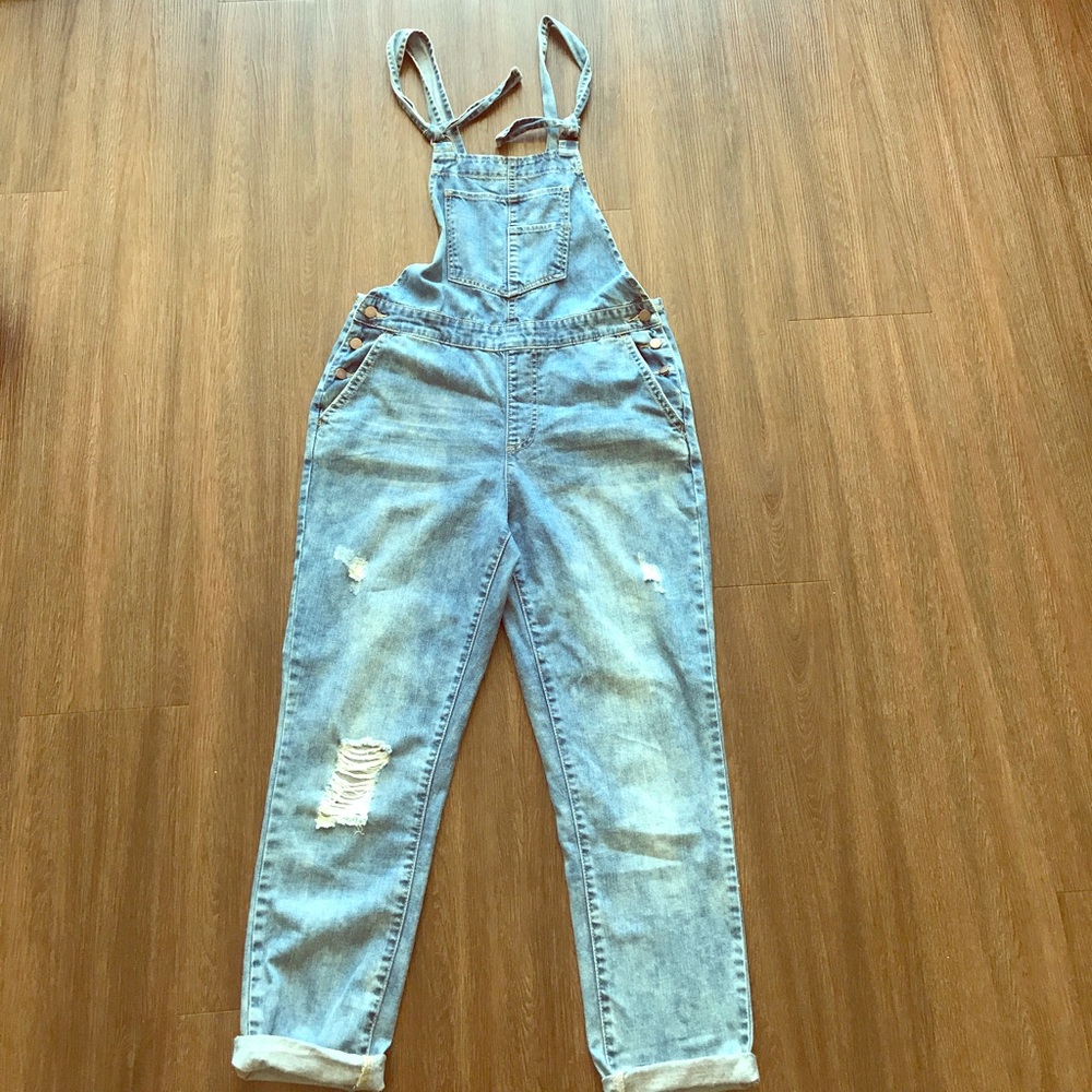 BRAND NEW!! Forever 21, Distressed Denim Overalls