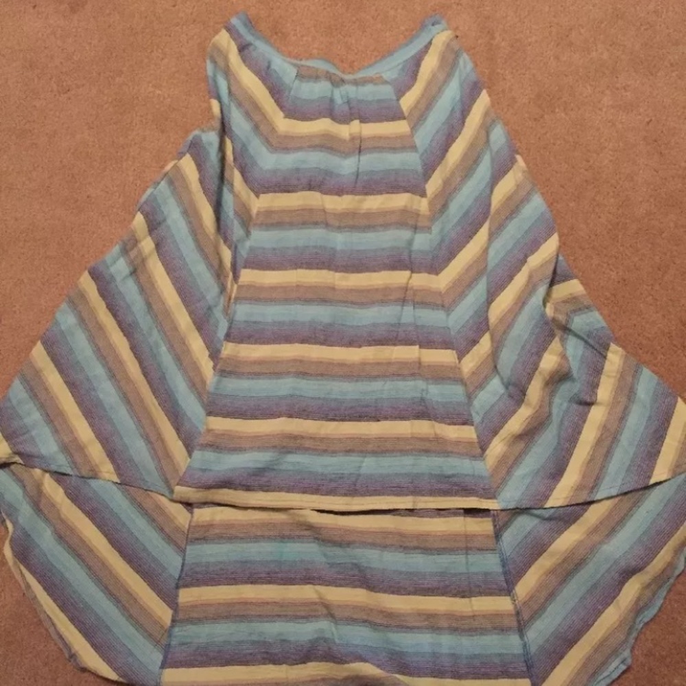 Striped hi low skirt ! 💕