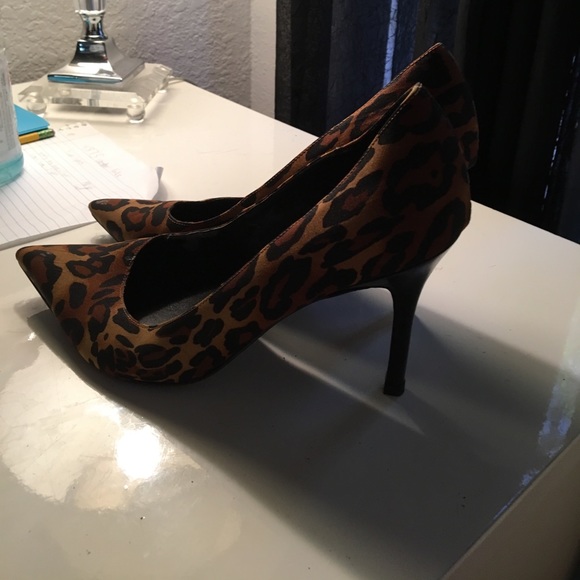 Heals - Picture 2 of 3