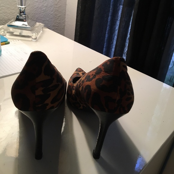 Heals - Picture 3 of 3