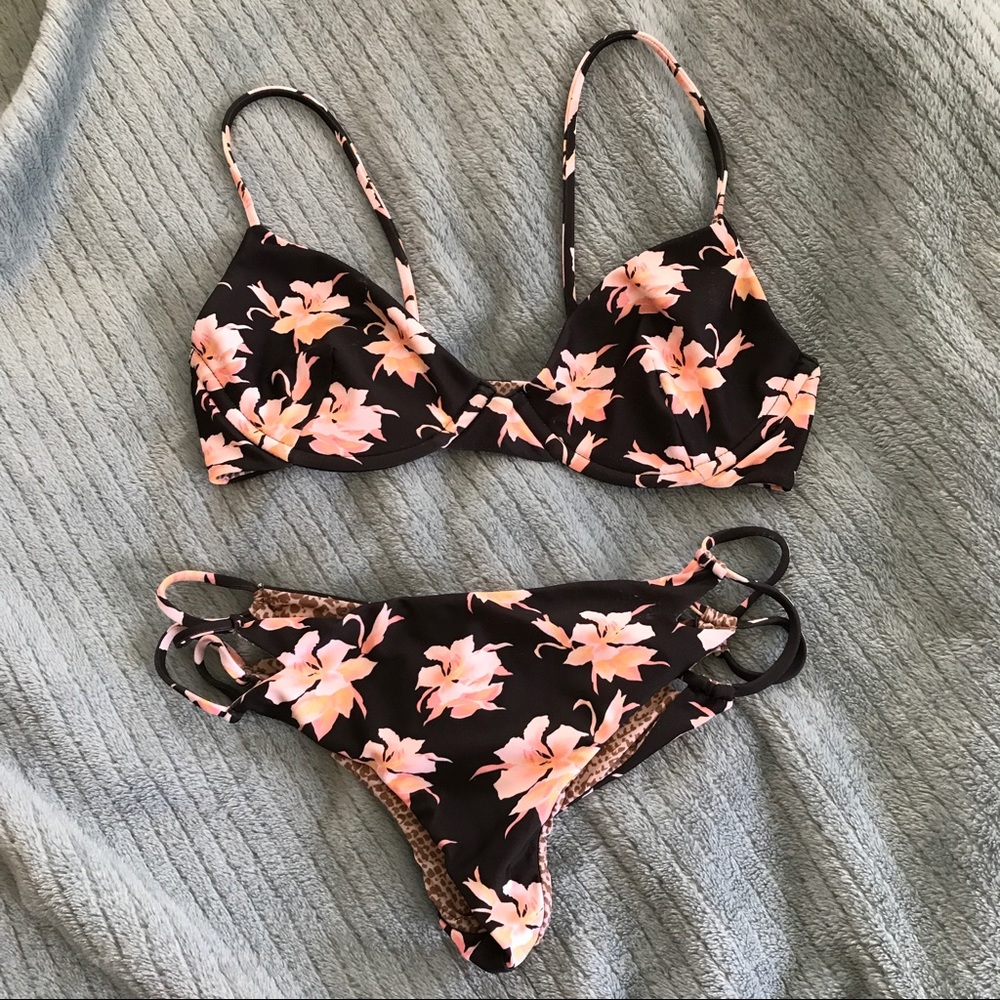 ❌Sold❌ 135 🅿️🅿️ Acacia set