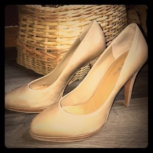 Nine West 7 1/2 Rocha 4" heels