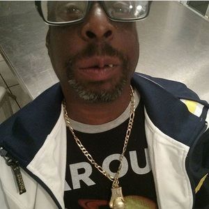 Meet your Posher, Desmond