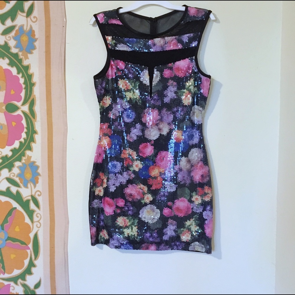 Gorgeous floral sequence bodycon dress