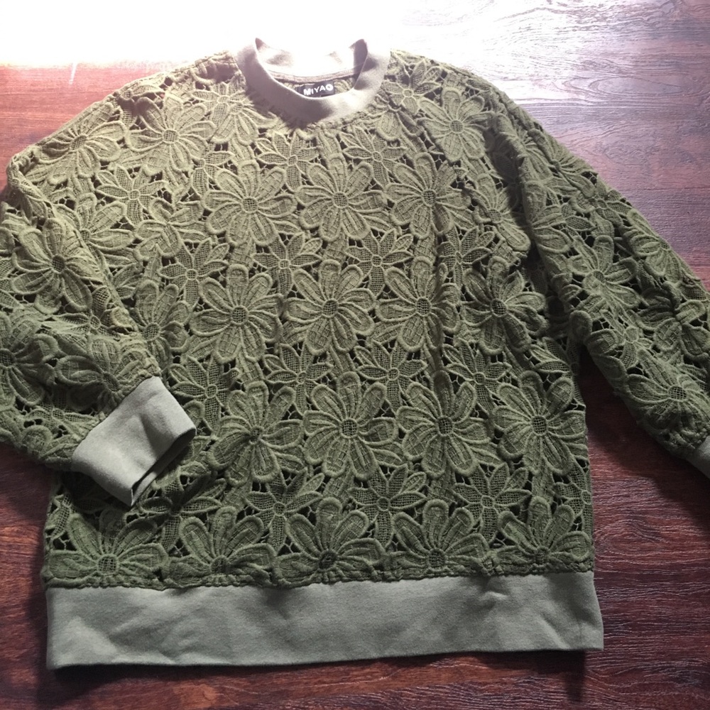 Miyao pullover