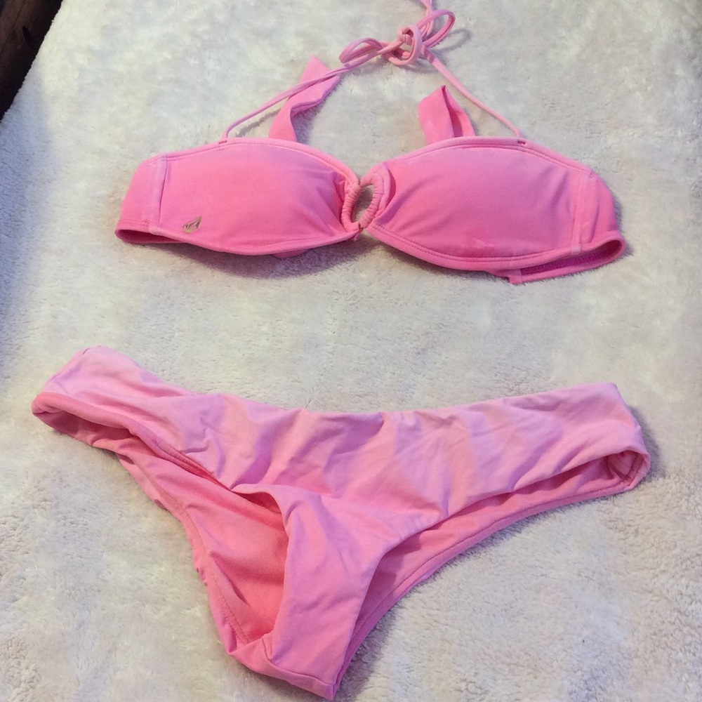 Brand New Volcom Juniors light Pink bikini