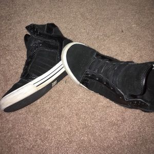 Sky top black Supra sneakers. Men's size 6