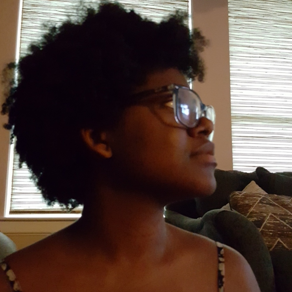 Meet your Posher, Larae