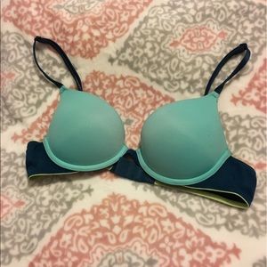 32B Victoria's Secret/Pink Bra size 32B