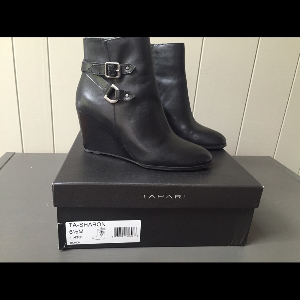 Tahari Sharon Black ankle Wedge Ankle Boots