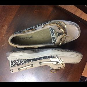 Sperry topsider size 6