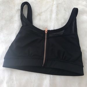 lululemon size 6 sports bra! Black rose gold zip