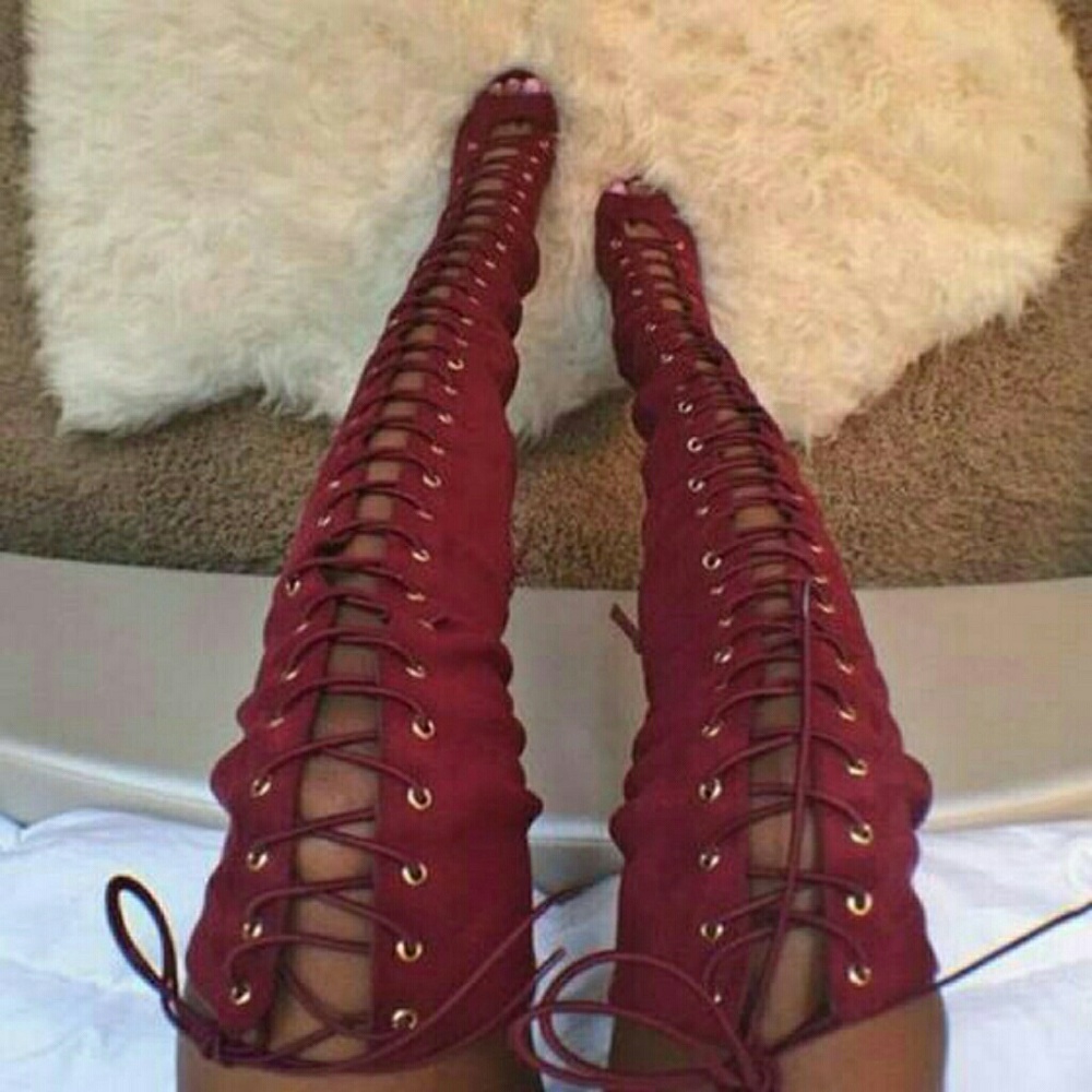 --SOLD--THIGH HIGH BOOTS BURGUNDY