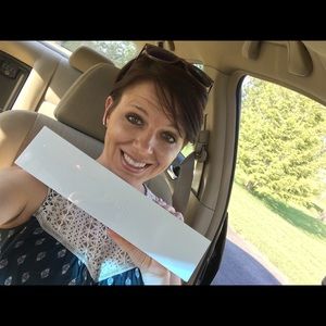 Meet your Posher, Melissa