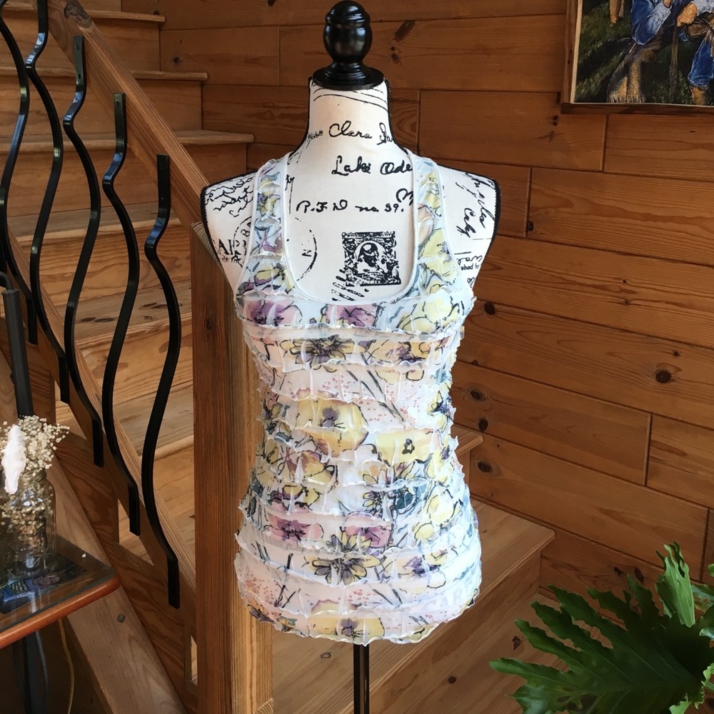 Floral ruffle lace back tank top