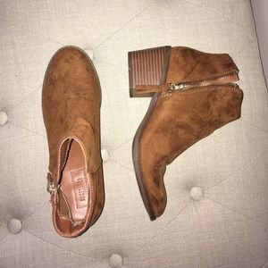 LAST CHANCE✨Camel Ankle Booties