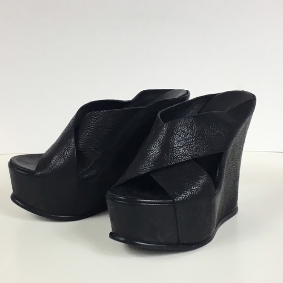 Vera Wang Shoes - Vera Wang Platform Wedge