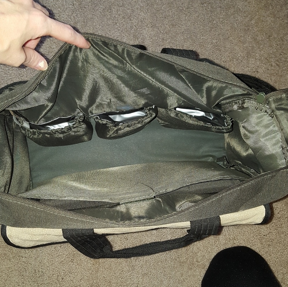 《Eddie Bauer》green•tan leather•delux diaper bag - Picture 3 of 6