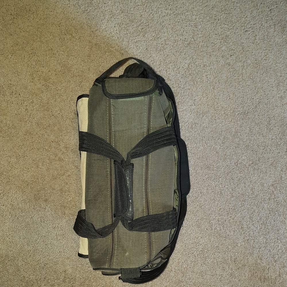 《Eddie Bauer》green•tan leather•delux diaper bag - Picture 4 of 6