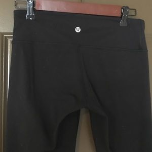 Lululemon "Wunder Under" Cropped Cotton Leggings