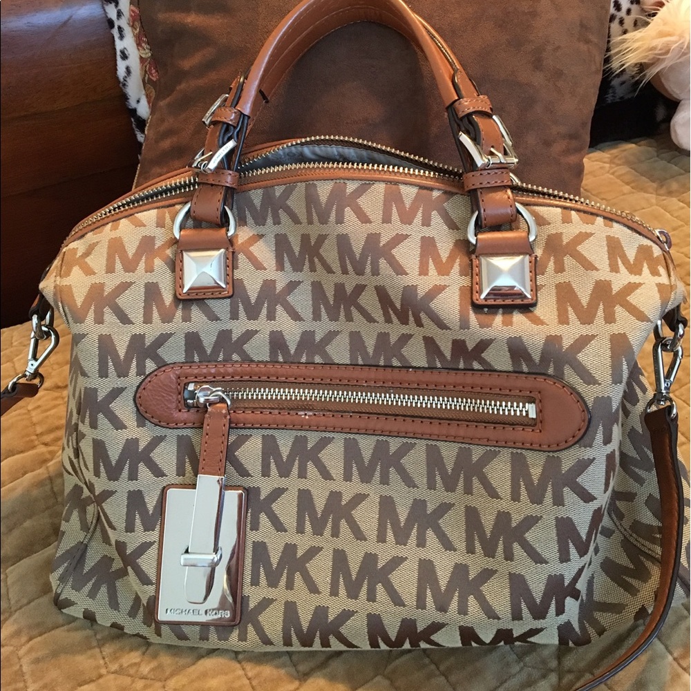 SOLD !! Authentic Michael Kors Satchel