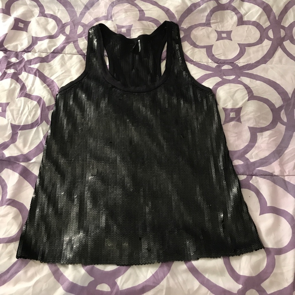 Black matte sequence top