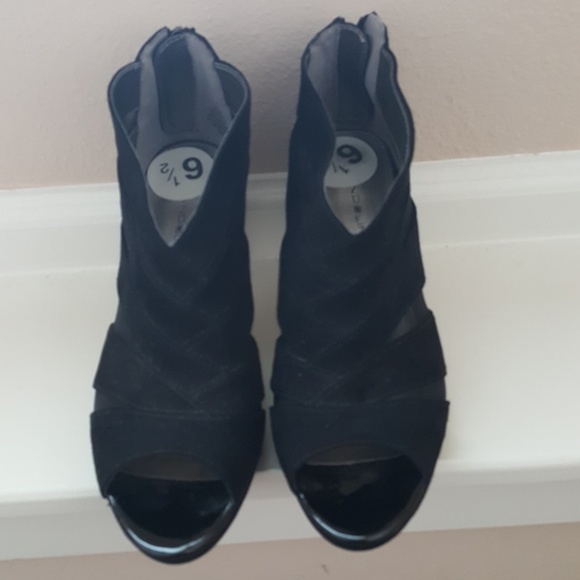 Bandolino Booties w. Mesh detail - Picture 2 of 5